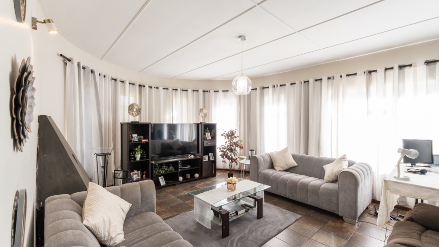 5 Bedroom Property for Sale in Robertson Western Cape